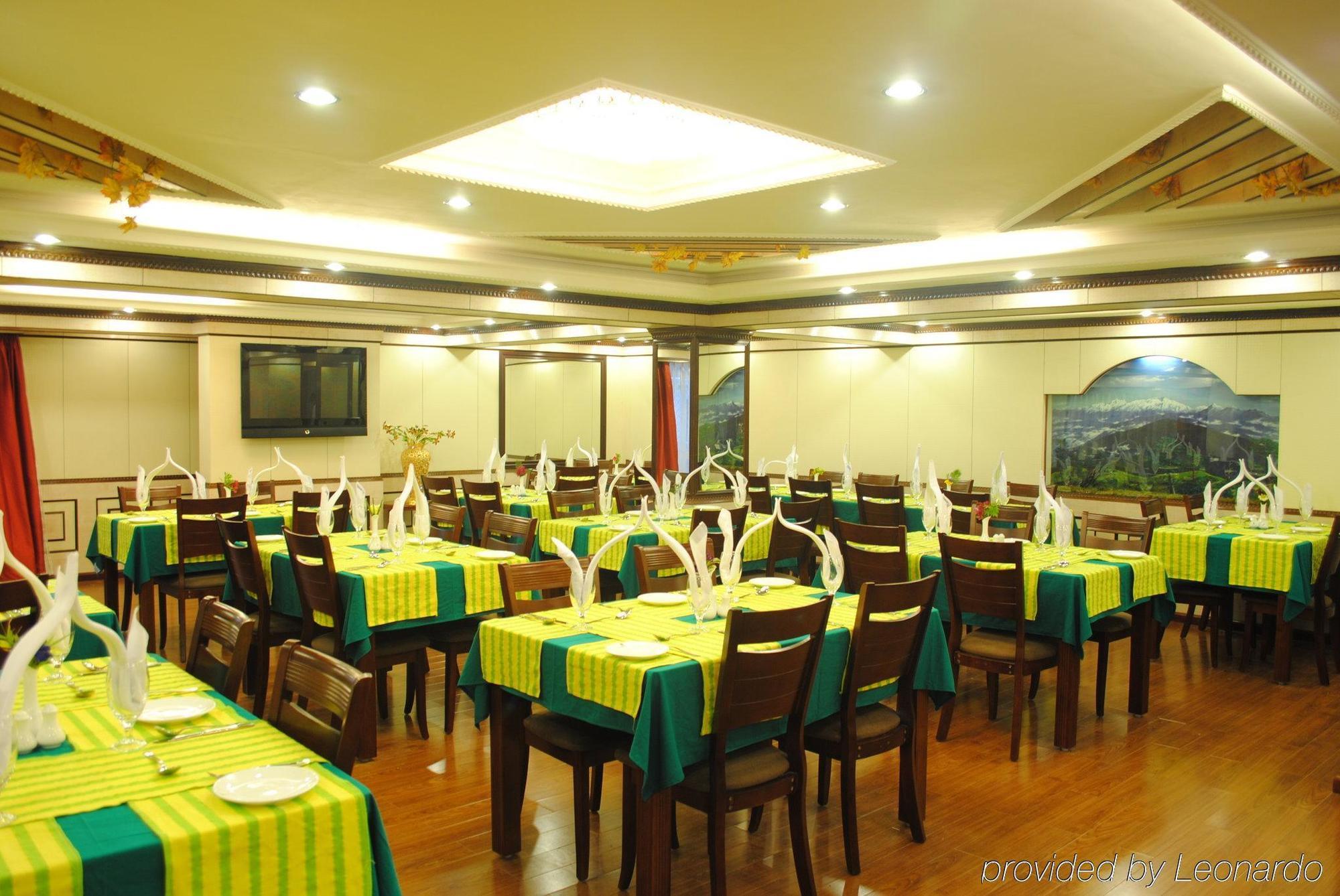 R.J.Resorts Darjeeling  Restaurant bilde